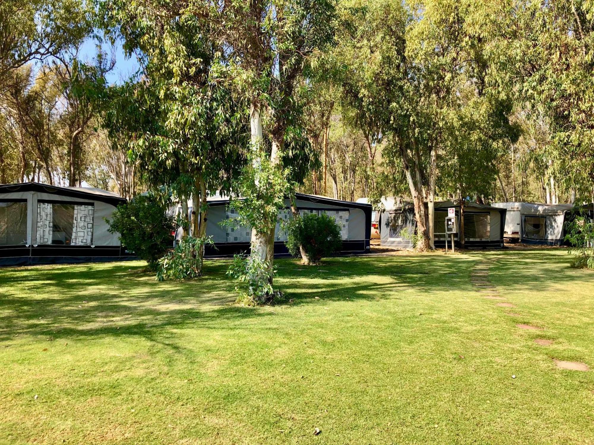 Camping Cala D'Ostia Пула Экстерьер фото